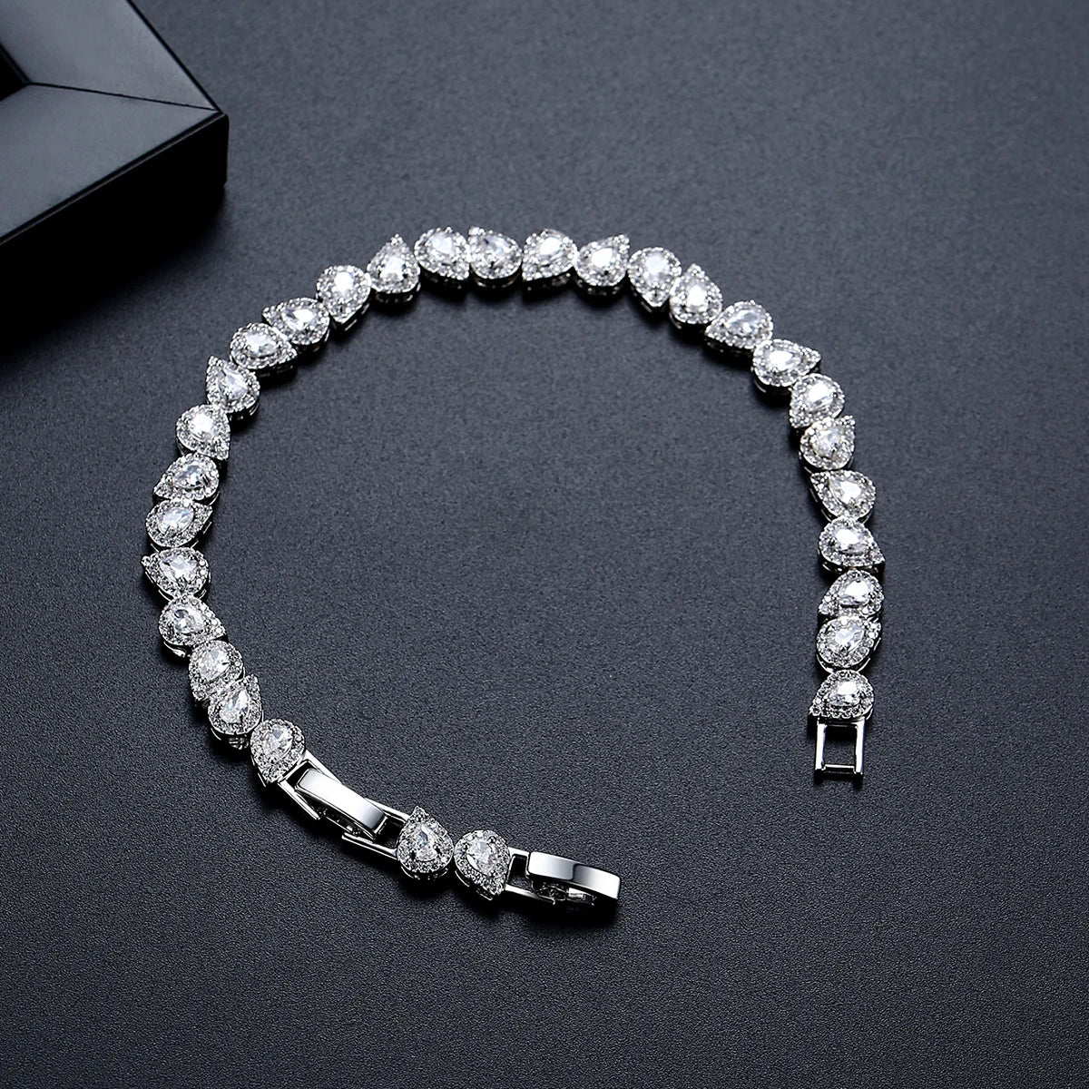 CZCITY New Design Luxury Wedding Bridal Ladies Elegant Bracelet Delicate Cute Girls Hand Bracelets Anniversary Jewelry