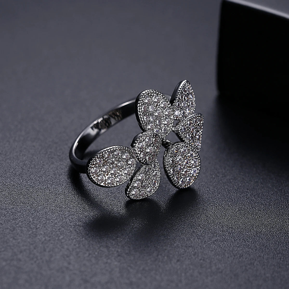 Elegant Design Couple Wedding Rings Engagement Luxury Flower for Women Rings Wholesale