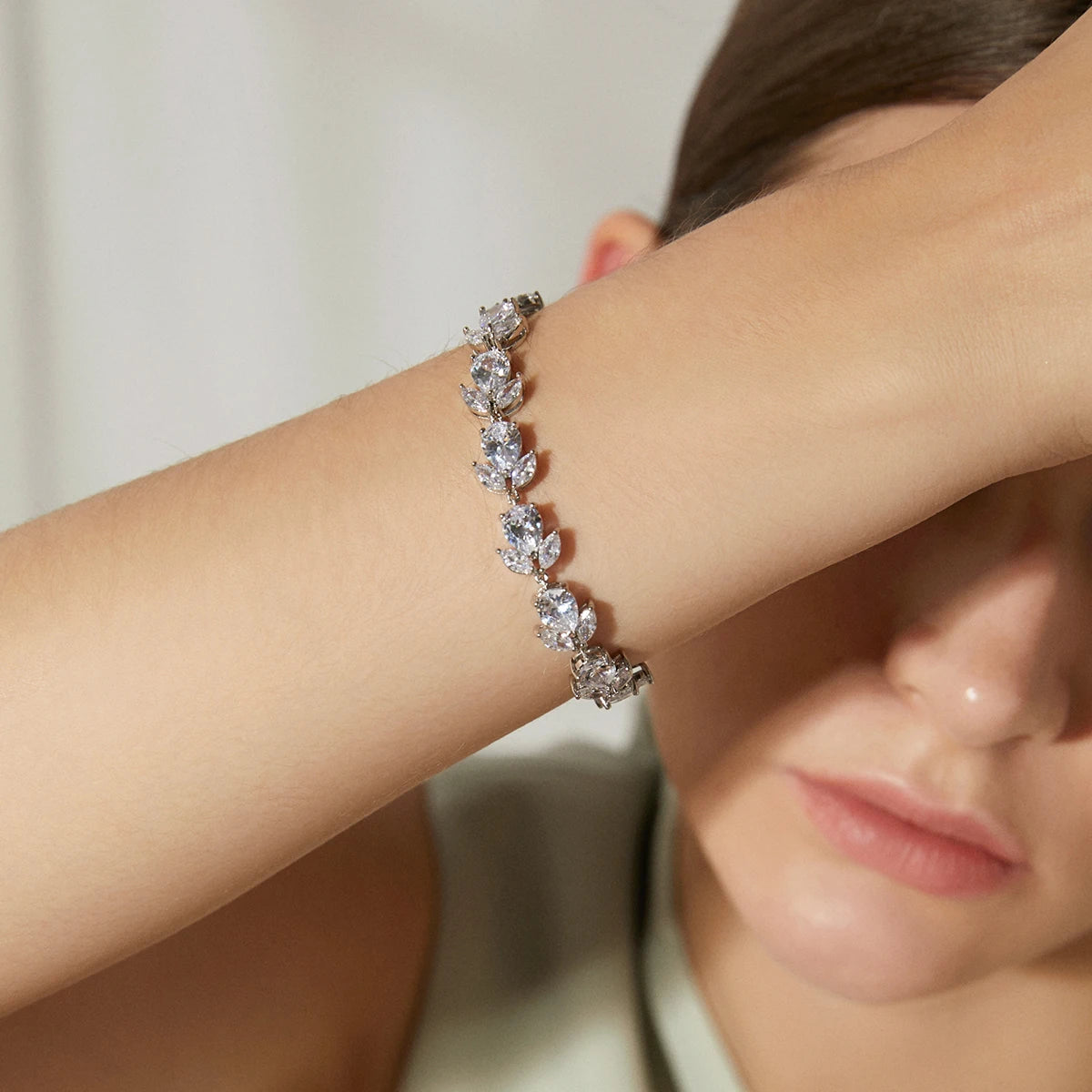Bling Woman Dainty Luxury Stone Trendy 2026 Jewelry Charm Girl Bangle Hot Selling Bracelet Jewelry