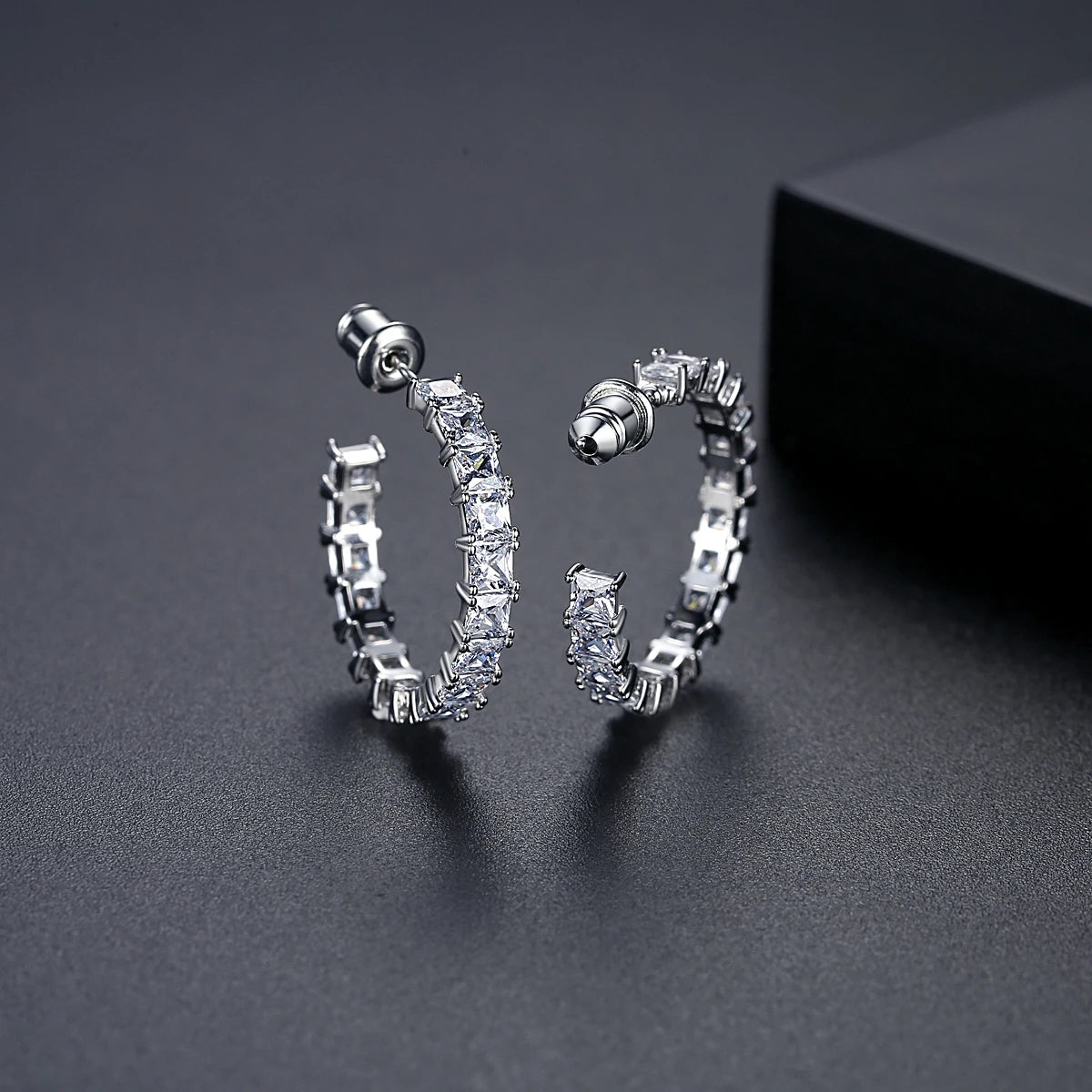Lady Earing Jewelry New Fashion Large Geometric Bling Out Big Circle Woman Huggie Hoop Earring