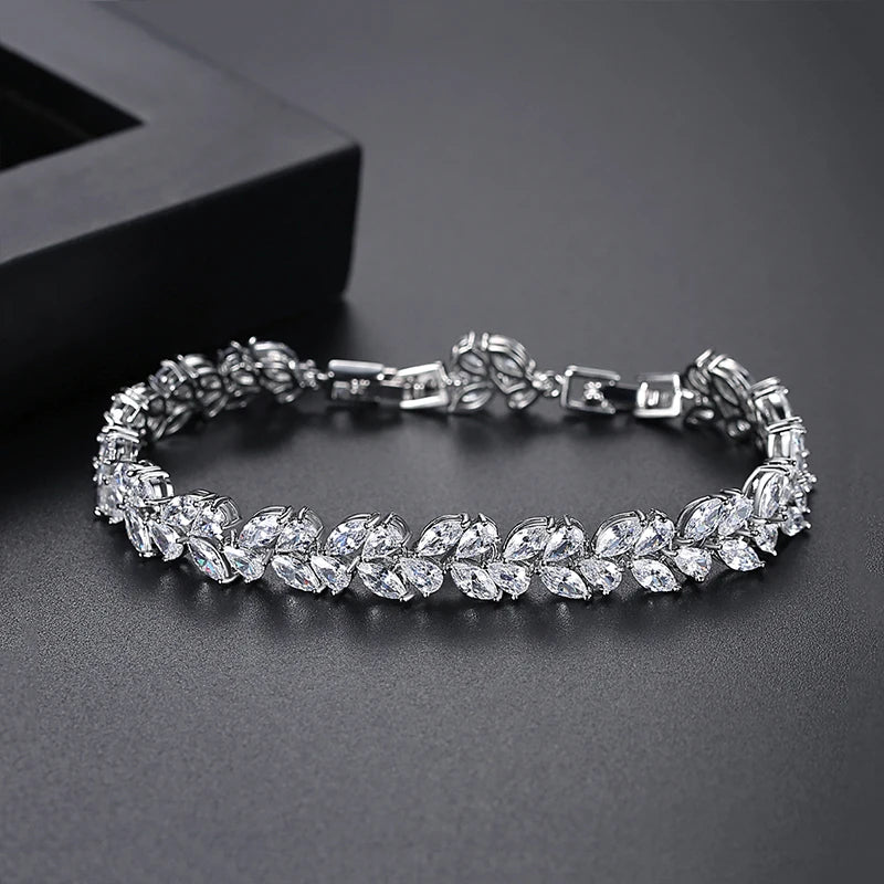Leaf Bracelet with Charms for Woman Girls Femmes Charms Adjustable Woman Accessories 2021 CZ Bracelet