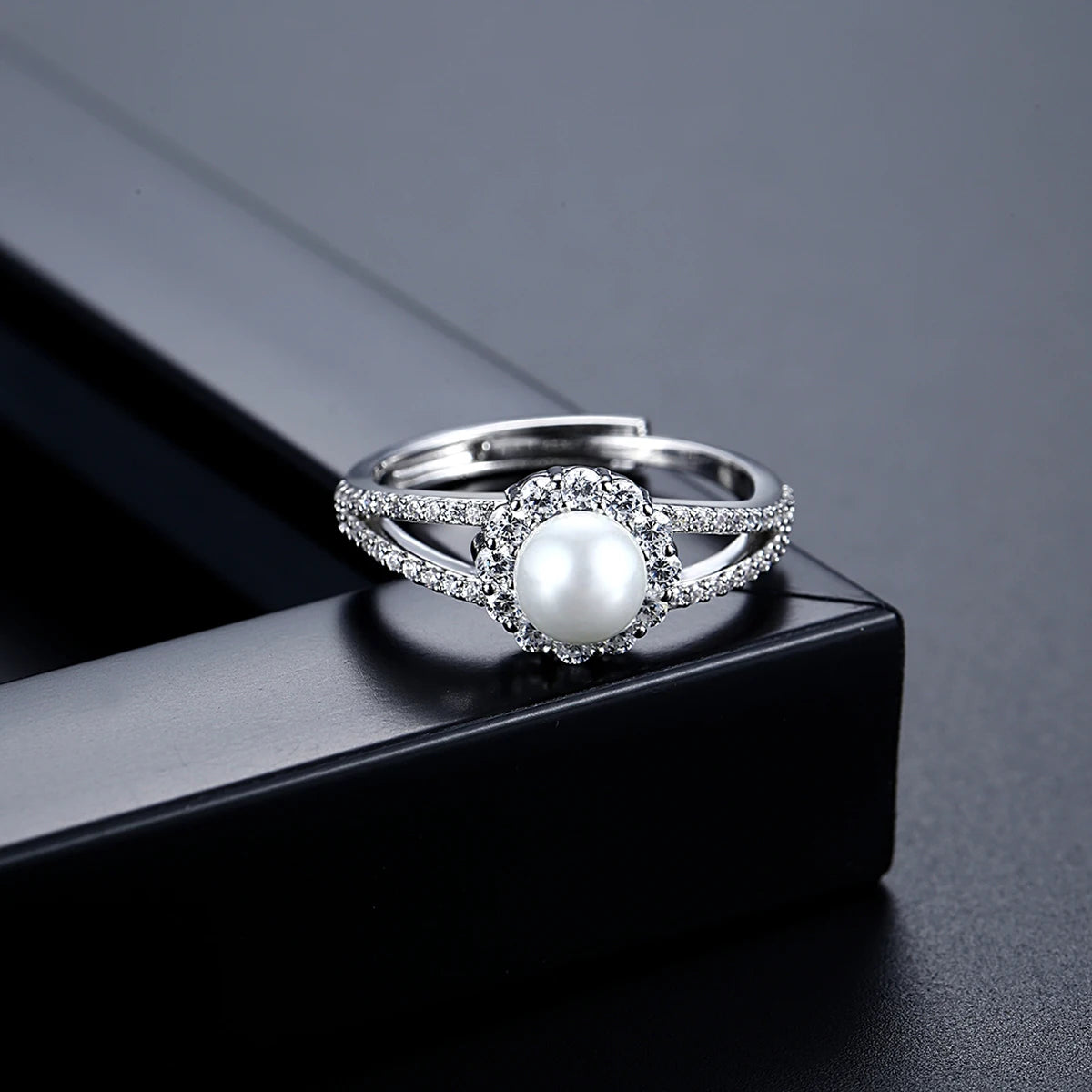 LUOTEEMI Vintage Girls Fashion Cubic Zirconia Flower Finger Ring White Pearl Trendy Jewelry Rings for Women Japanese Girls Gifts
