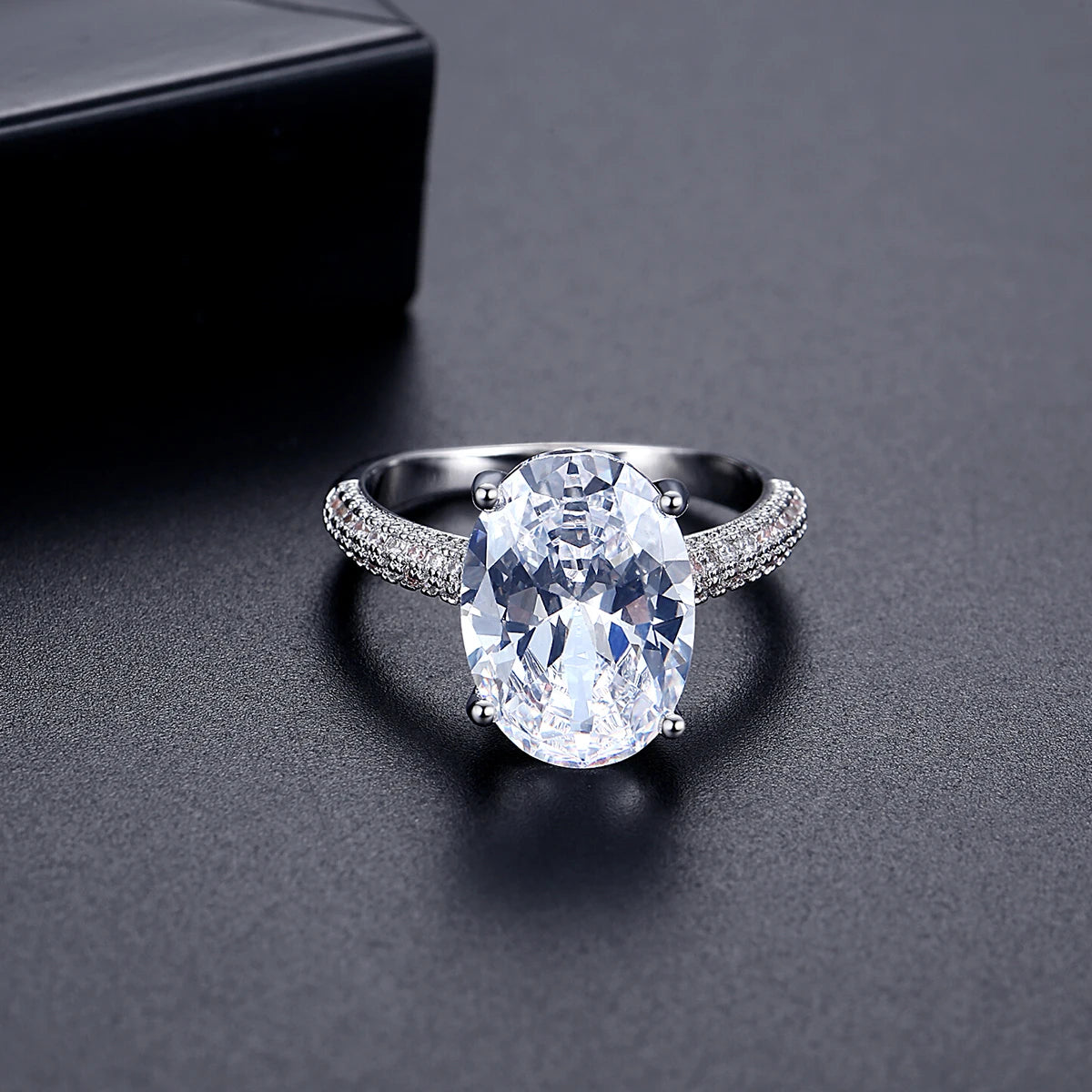 LUOTEEMI Oval Shape Pigeon Eggs Clear Cubic Zirconia Big CZ Stone Jewelry Finger Rings for Women Party Gifts Luxury Jewellery