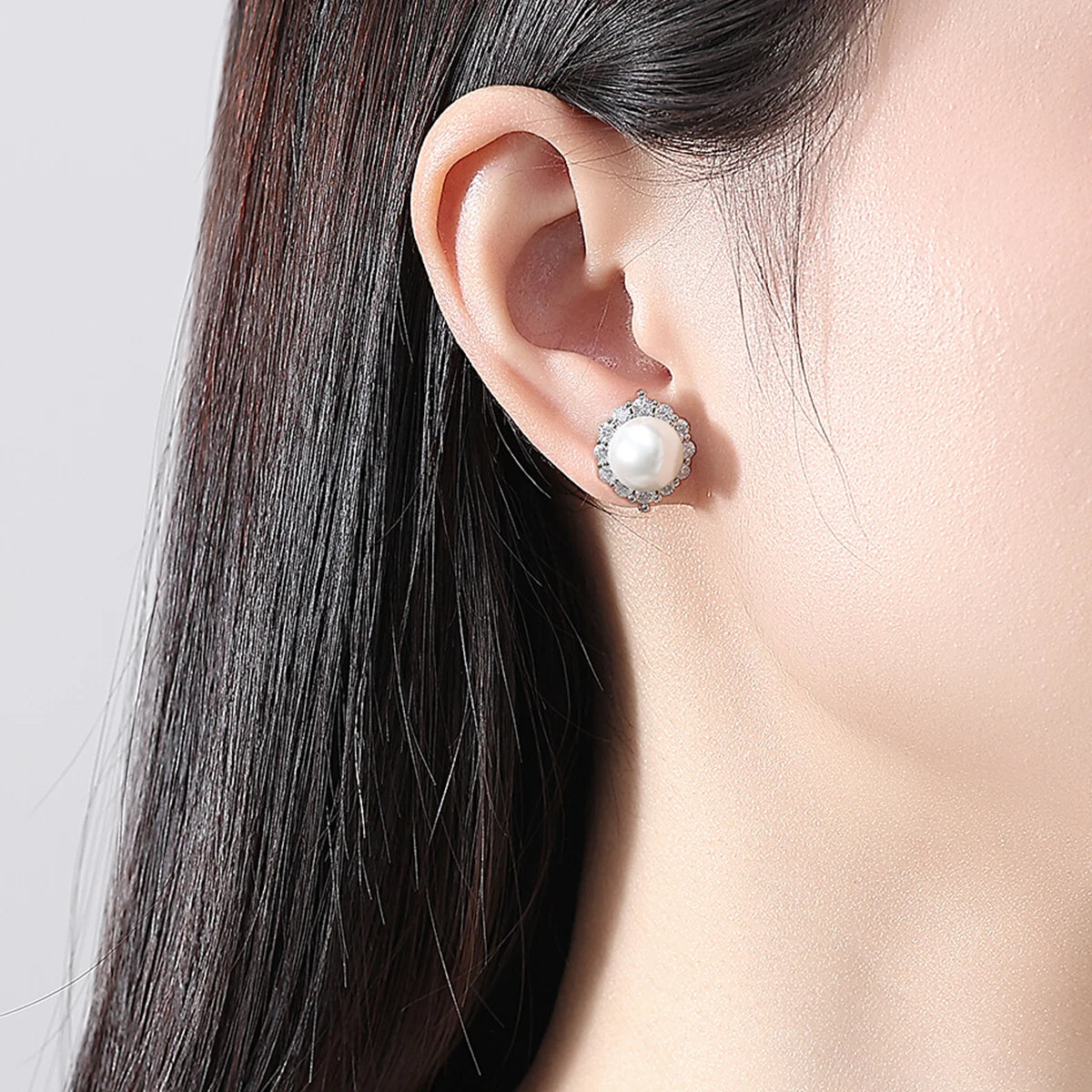 LUOTEEMI Delicate Japanese Women Trendy Big White Pearl Clear CZ Party Gifts Stud Earrings Vintage Style Ear Studs for Lady