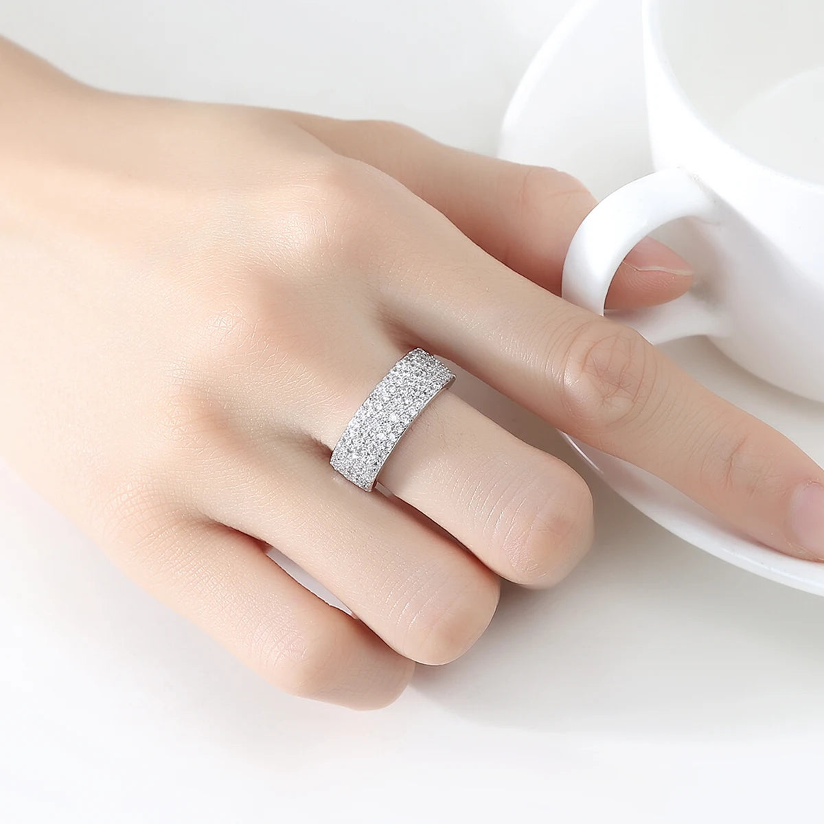 LUOTEEMI Luxury Jewelry Real Gold Plated Fashionable a AA Top Quality Zircon Micro Pave Diamond Wife Wedding Hot Sale Ring