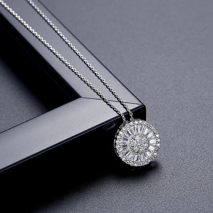 LUOTEEMI Round Disc Fashion Chain Link Jewelry Pendant Necklace Cubic Zirconia Rhodium Plated Necklaces for Women