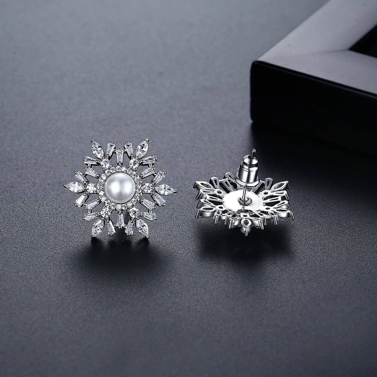 LUOTEEMI Christmas New 2026 Cubic Zirconia Snow Flower Big Ear Stud Earrings for Women Korean Fashion Jewellery Gifts