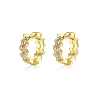 Gold hoop earrings with zigzag design on a white background, branded 'luoteemi'.