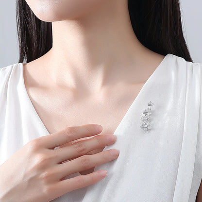 LUOTEEMI New Elegant Fashion Brass Copper Tiny Cubic Zirconia Girls Small CZ Brooches Flower Shape White Gold Color Brooch