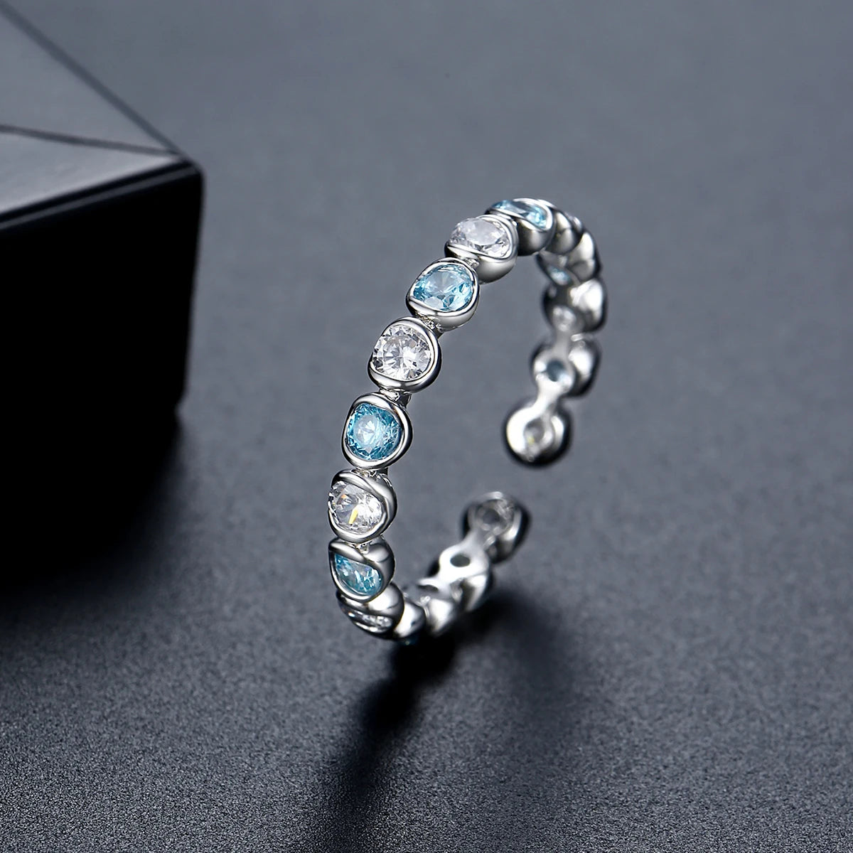 CZCITY Sea Blue and Clear Round CZ Geometric Round Stone Finger Ring for Girls Ladies Fashion Jewelry Daily Wear Rings