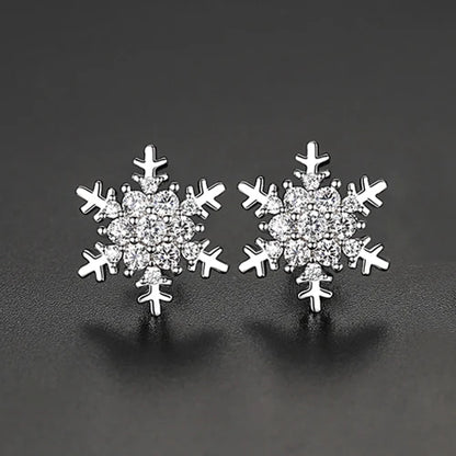 CZCITY Pretty Snow a AA Cubic Zircon Stud Snowflakes Earring for Girl Cute Elegant Christmas Jewelry Gift