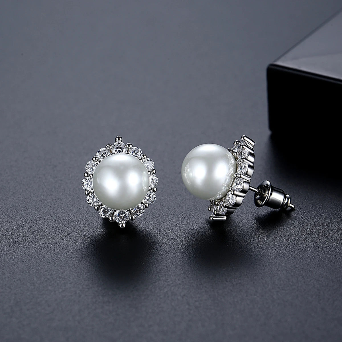 LUOTEEMI Delicate Japanese Women Trendy Big White Pearl Clear CZ Party Gifts Stud Earrings Vintage Style Ear Studs for Lady