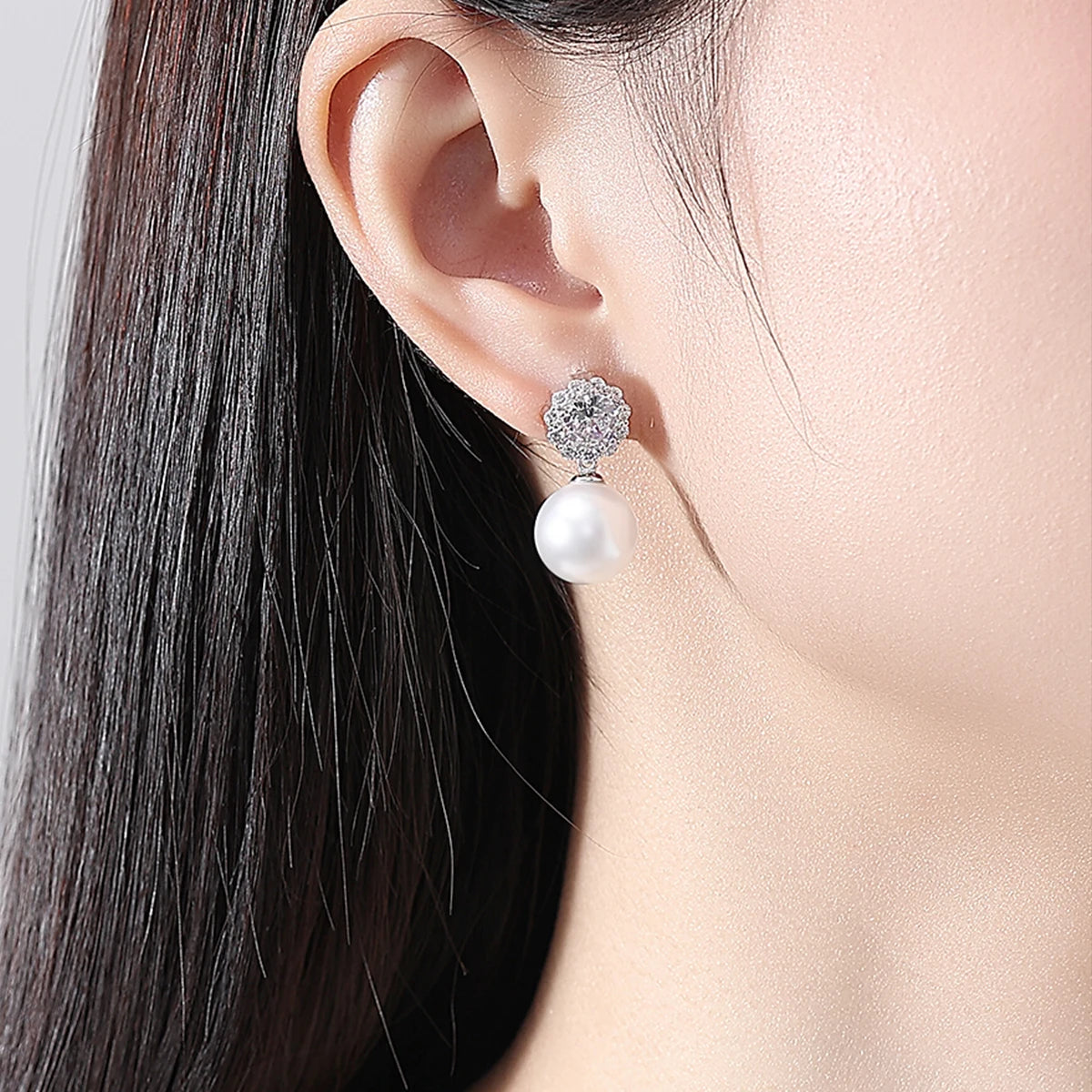 LUOTEEMI Luxury Cubic Zirconia Flower Big White Pearl Bridal Annivery Wedding Drop Earrings for Lady Rhodium Plated CZ Earrings