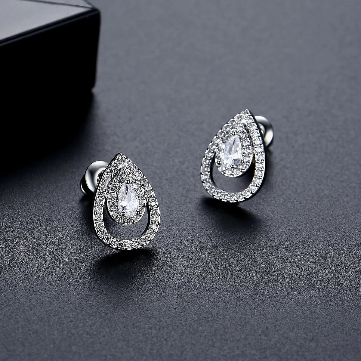 LUOTEEMI Delicate Women Tear Drop Fashion Tiny Zircon Paved Daily Wear Jewelry Stud Earrings Rhodium Plated Classic Design