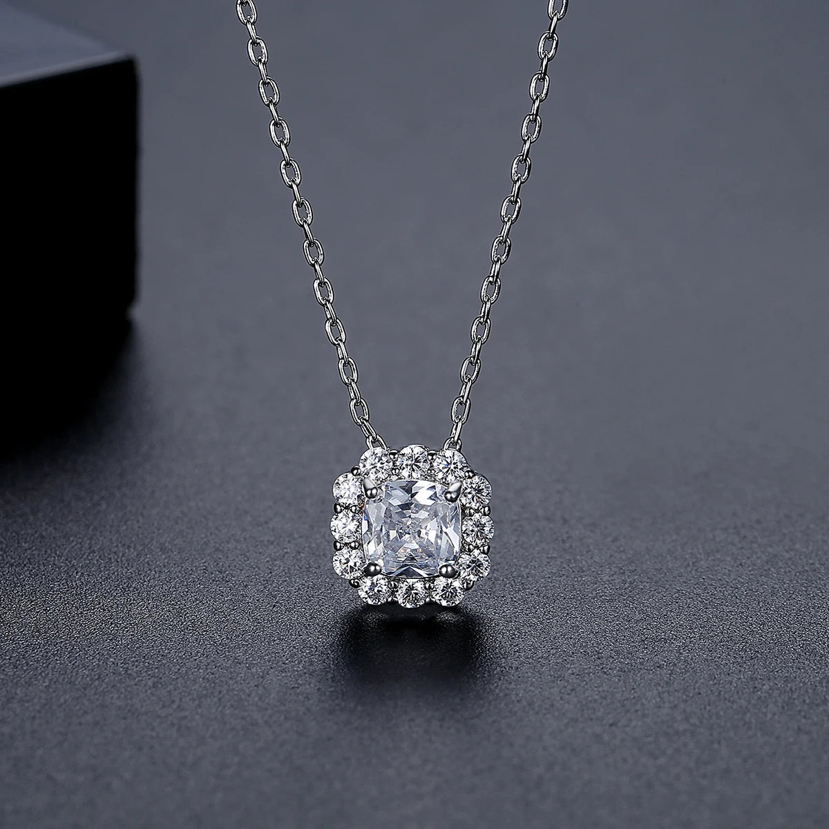 CZCITY New Brass Jewelry Wholesale Elegant Fashion Trendy Vintage Square Pendant Rhodium Cubic Zirconia Necklaces