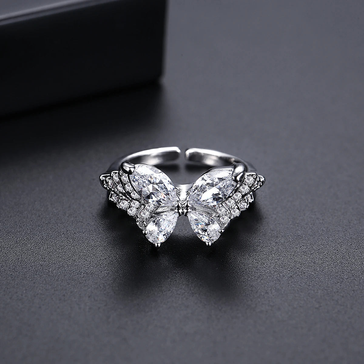 LUOTEEMI Layered Big Fashion Cubic Zirconia Butterfly Adjustable Party Elegant Finger Rings for Girls Luxury Hand Jewellery