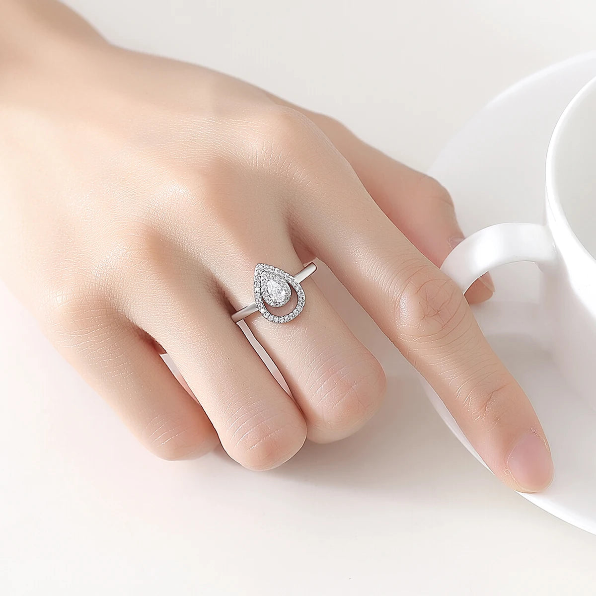 LUOTEEMI Tear Drop Cubic Zirconia Fashion Open Size Jewelry Finger Ring Rhodium Plated Girls Jewelry Ready to Ship