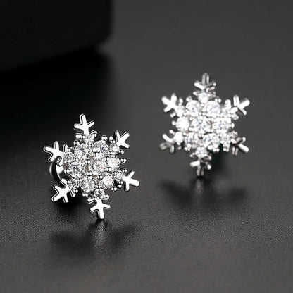 CZCITY Pretty Snow a AA Cubic Zircon Stud Snowflakes Earring for Girl Cute Elegant Christmas Jewelry Gift