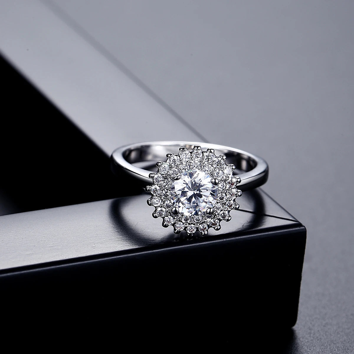 LUOTEEMI Wholesale Stock Hearts & Arrows Perfect Cut Luxury Tiny CZ Women Finger Matching Ring