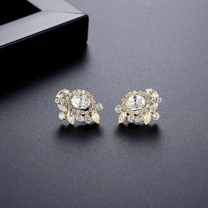 LUOTEEMI New Design Women Cubic Zirconia Vintage Flower Shape Stud Earrings Clear Zircon Ear Studs for Girls Party Gifts