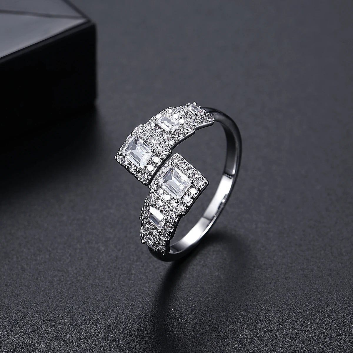 LUOTEEMI Luxury Full of Tiny CZ Elegant Womens Big Adjustable Finger Ring Cubic Zirconia European Rings for Women