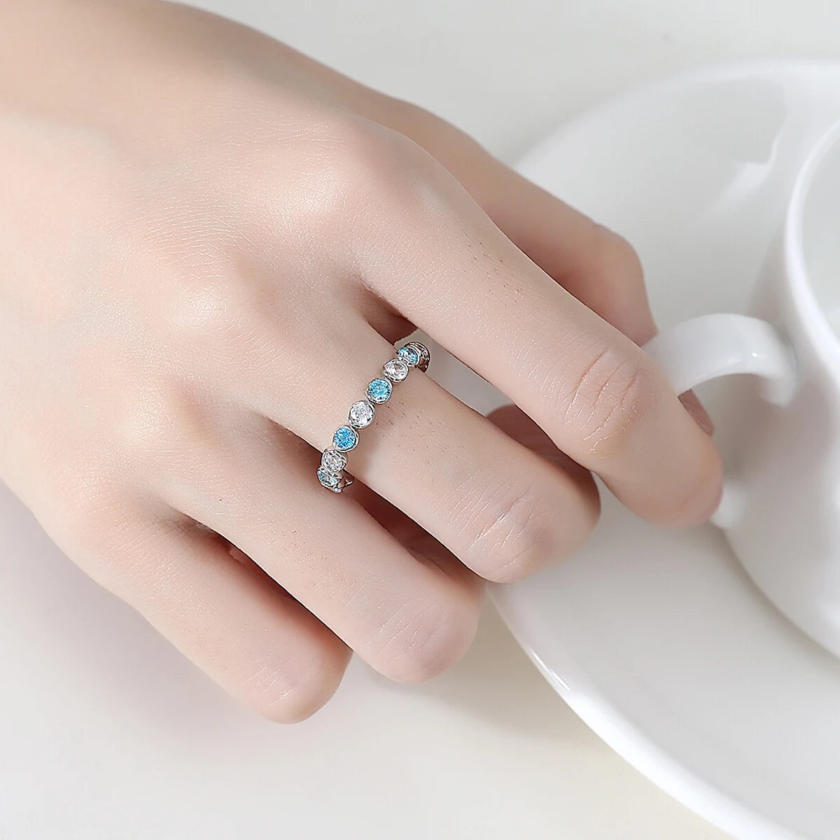 CZCITY Sea Blue and Clear Round CZ Geometric Round Stone Finger Ring for Girls Ladies Fashion Jewelry Daily Wear Rings