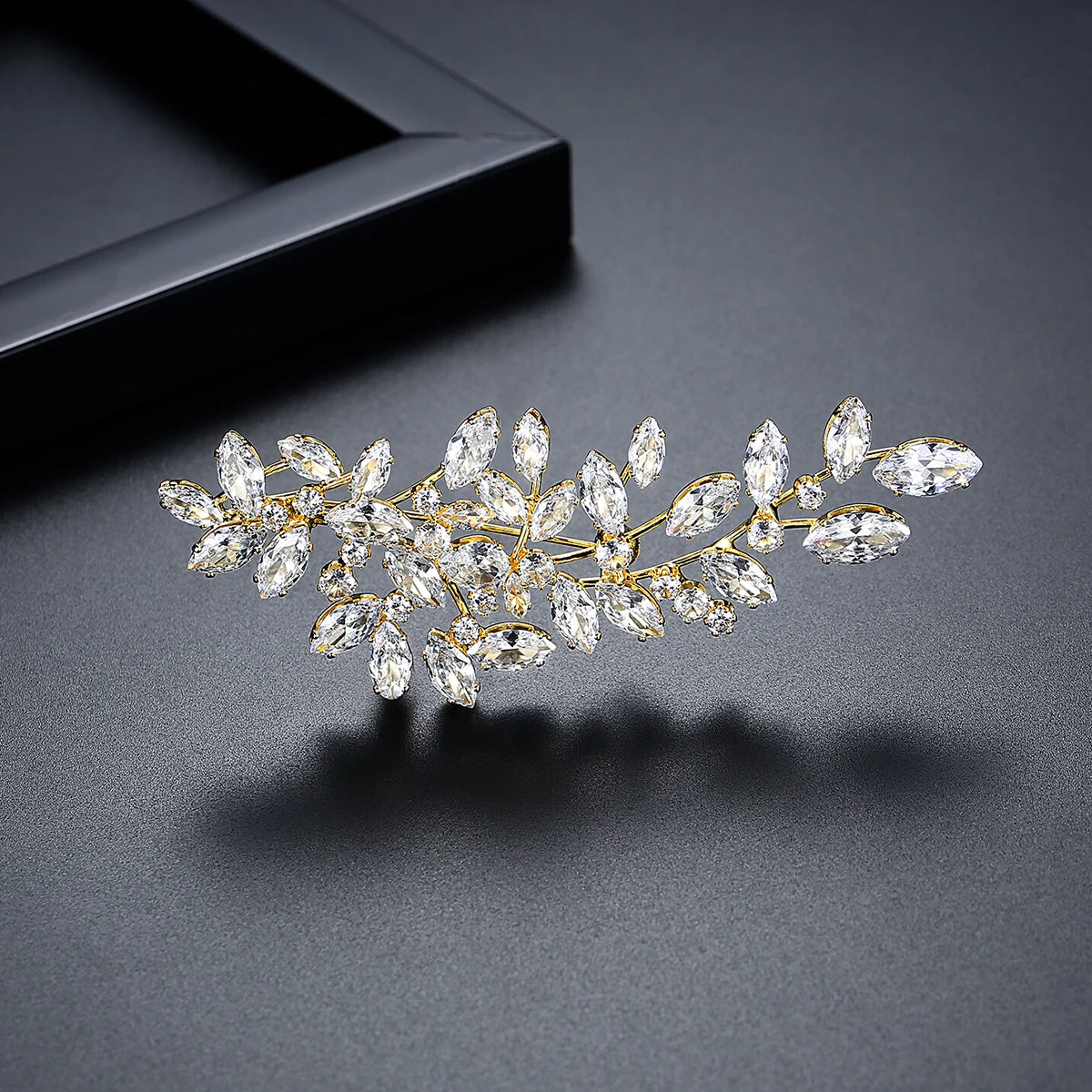 LUOTEEMI Clear Cubic Zirconia Leaves Shape Women Elegant Big Brooch White Gold Plated High Quality Jewellery for Women
