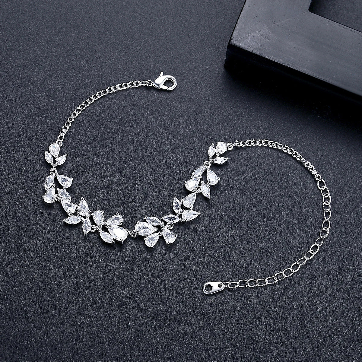 CZCITY Fashion Jewelry Charm Luxury Girl Korean Bling Iced Out Link Flower Cubic Zirconia Woman Chain Bracelet
