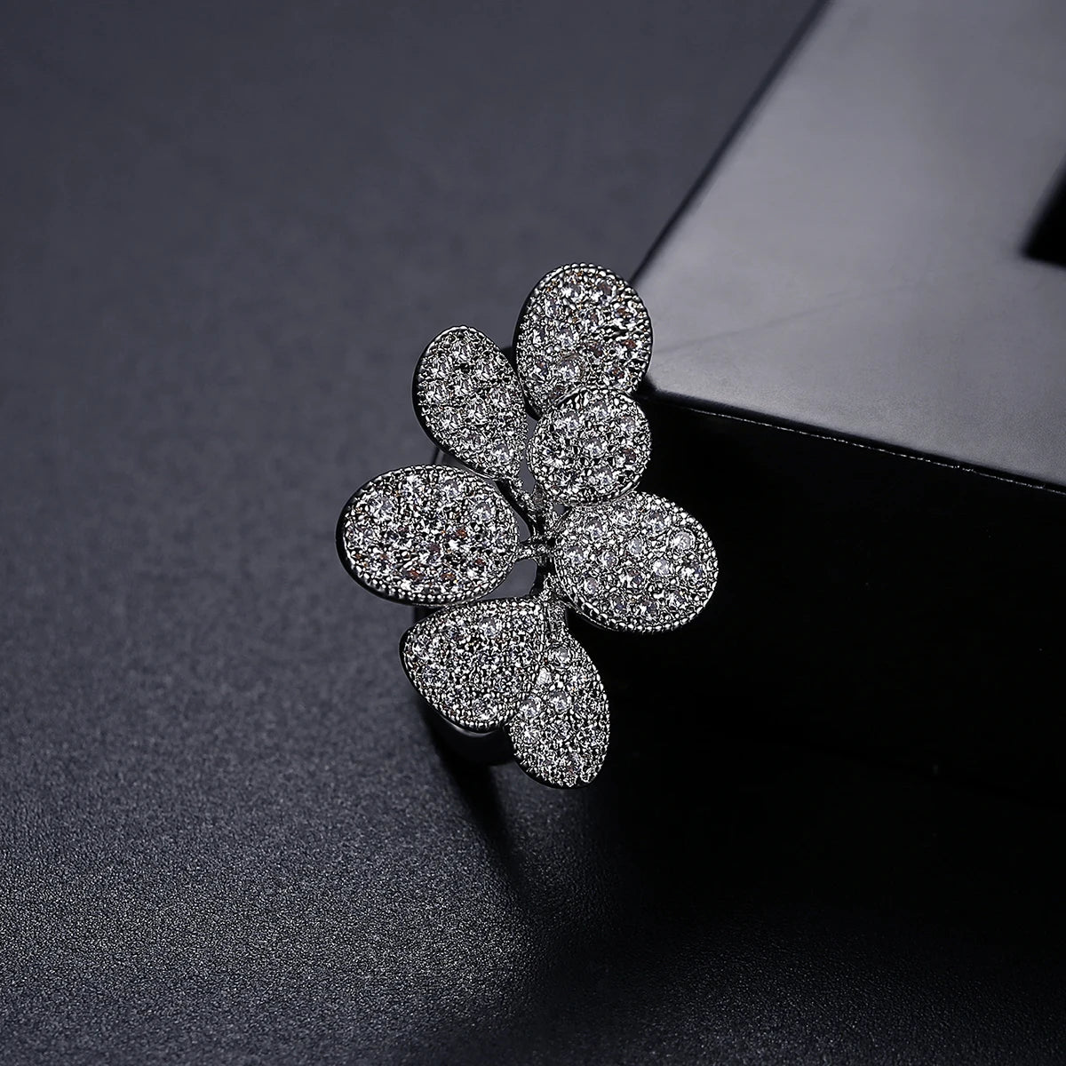 Elegant Design Couple Wedding Rings Engagement Luxury Flower for Women Rings Wholesale