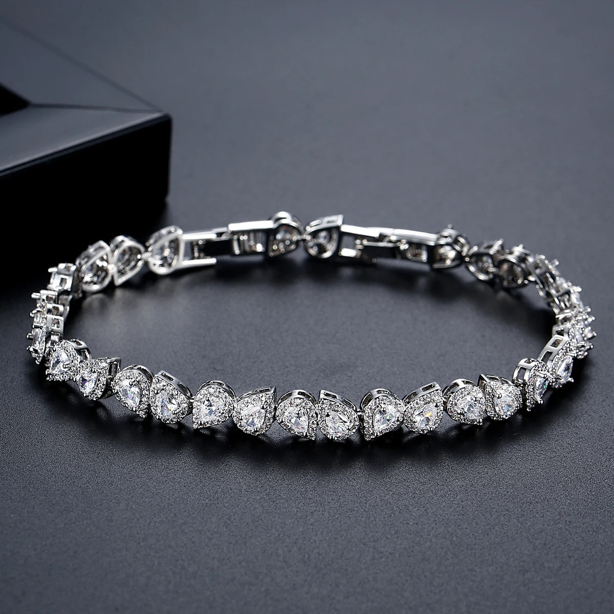 CZCITY New Design Luxury Wedding Bridal Ladies Elegant Bracelet Delicate Cute Girls Hand Bracelets Anniversary Jewelry