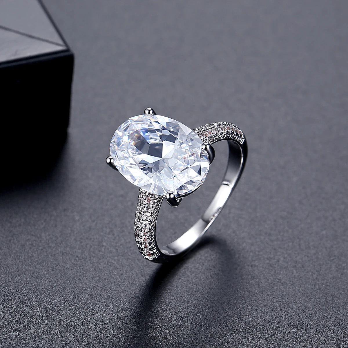 LUOTEEMI Oval Shape Pigeon Eggs Clear Cubic Zirconia Big CZ Stone Jewelry Finger Rings for Women Party Gifts Luxury Jewellery