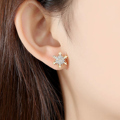 CZCITY Pretty Snow a AA Cubic Zircon Stud Snowflakes Earring for Girl Cute Elegant Christmas Jewelry Gift